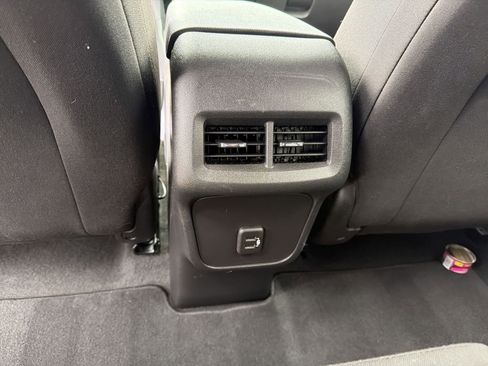 Used 2023 Chevrolet Equinox LS w/ LS Convenience Package image 21