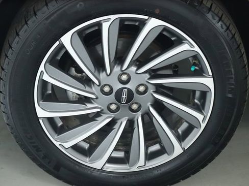 Used 2023 Lincoln Corsair Reserve FWD image 40