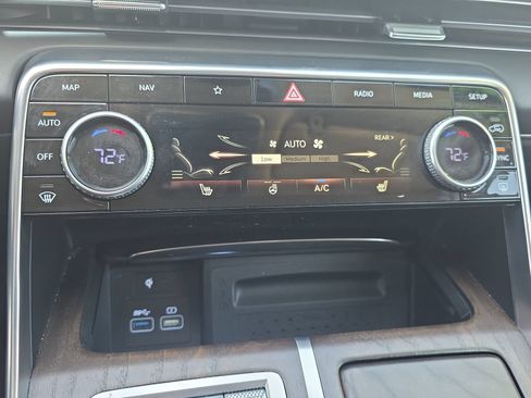 Used 2024 Genesis GV80 2.5T AWD/4WD image 24