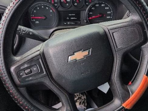 Used 2020 Chevrolet Silverado 1500 Custom w/ Custom Value Package image 9