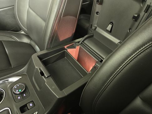 Certified 2023 Chevrolet Traverse RS AWD/4WD image 30