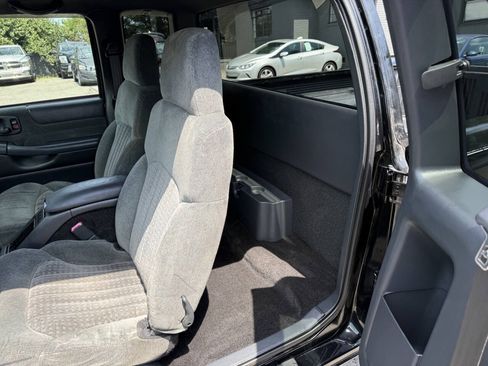 Used 2002 Chevrolet S10 Pickup LS w/ LS Preferred Equipment Group RWD image 10
