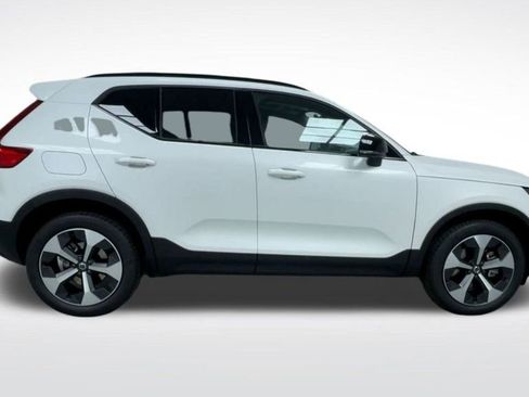 New 2026 Volvo XC40 B5 Plus w/ Protection Package Premier image 24