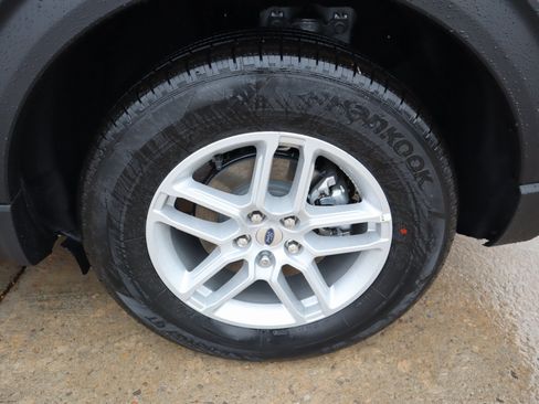 New 2025 Ford Explorer Active image 21