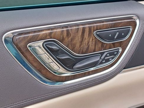 Used 2017 Lincoln Continental Reserve w/ Climate Package AWD/4WD image 10