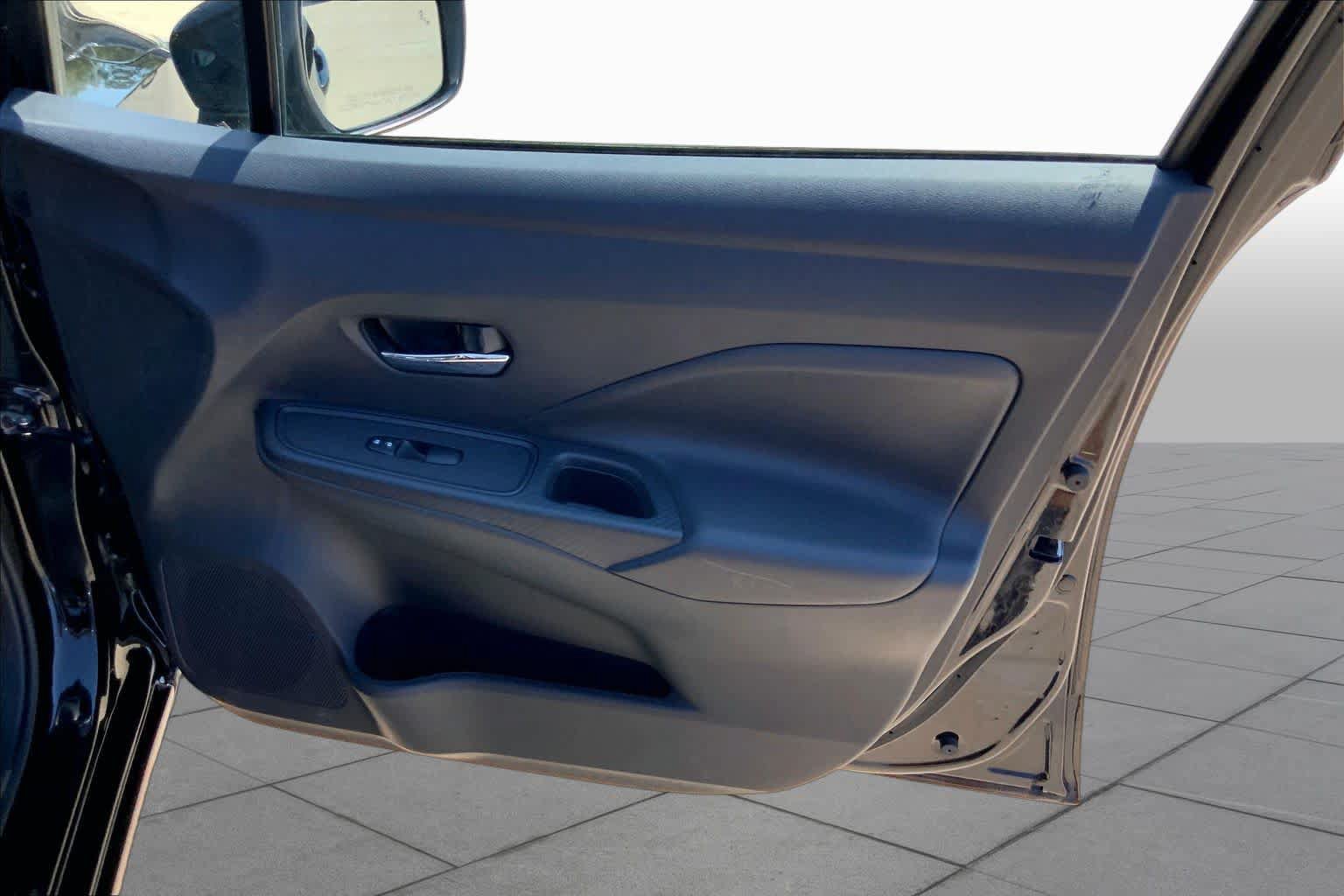 Used 2025 Nissan Versa SV FWD image 23