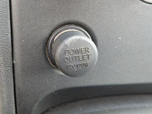 Used 2011 Nissan Rogue SV image 19