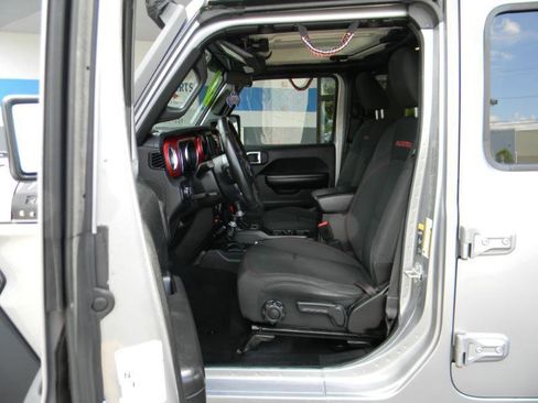 Used 2020 Jeep Gladiator Rubicon AWD/4WD image 11