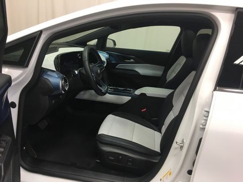 Used 2024 Chevrolet Equinox EV LT image 18