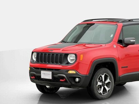 Used 2019 Jeep Renegade Trailhawk w/ Cold Weather Group II image 11