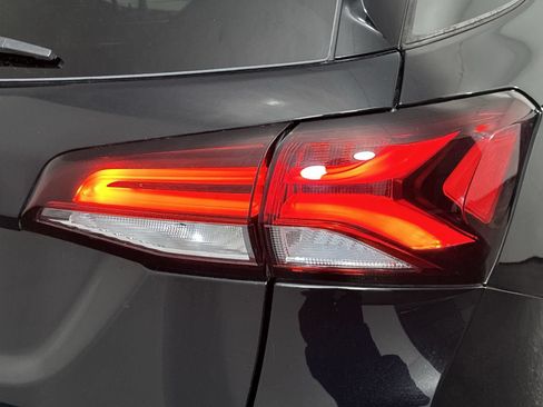 Used 2023 Chevrolet Equinox Premier FWD image 26