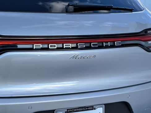 Used 2021 Porsche Macan image 27