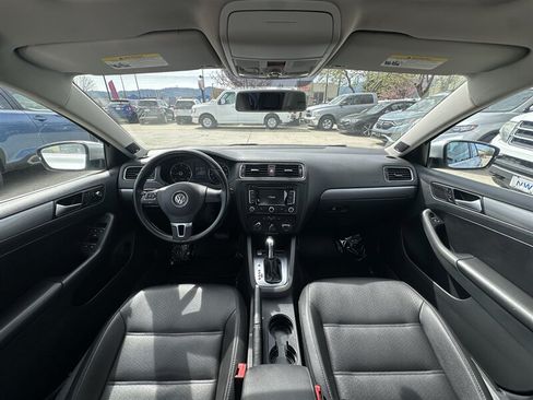 Used 2014 Volkswagen Jetta TDI FWD image 32