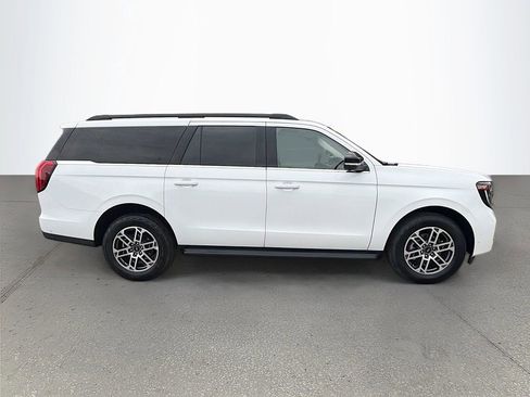 Used 2025 Ford Expedition Max Active AWD/4WD image 3