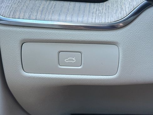 Certified 2023 Volvo XC60 B5 Plus w/ Protection Package Premier image 32