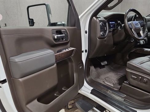 Used 2023 GMC Sierra 2500 Denali w/ Technology Package AWD/4WD image 12