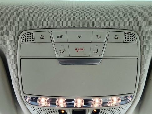 Used 2019 Mercedes-Benz GLC 300 4MATIC w/ Premium Package image 38