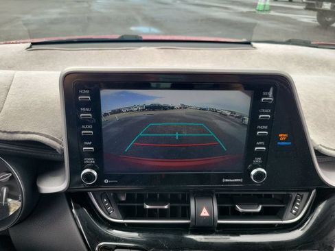 Used 2020 Toyota C-HR LE FWD image 14