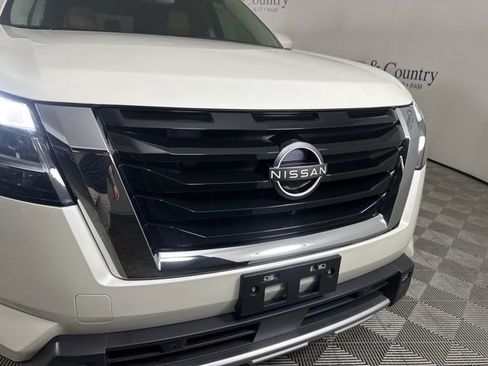 Used 2022 Nissan Pathfinder Platinum w/ Cargo Package image 5