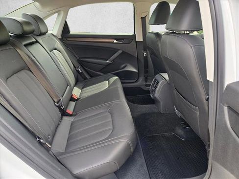 Used 2020 Volkswagen Passat 2.0T SEL image 20