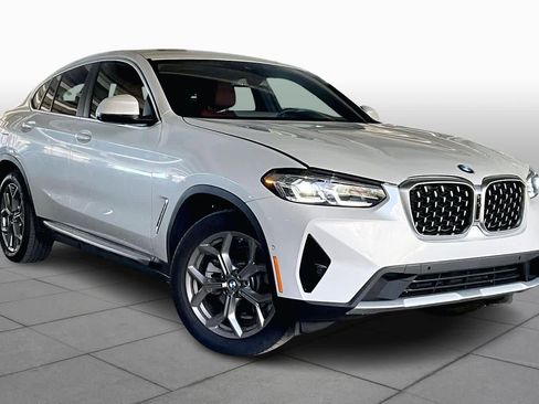 Used 2025 BMW X4 xDrive30i image 3