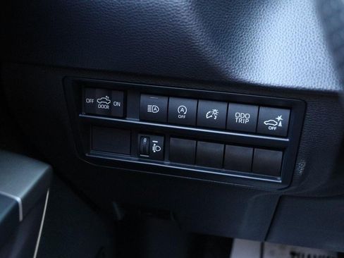 Used 2023 Toyota Tundra SR5 w/ SR5 Convenience Package AWD/4WD image 19