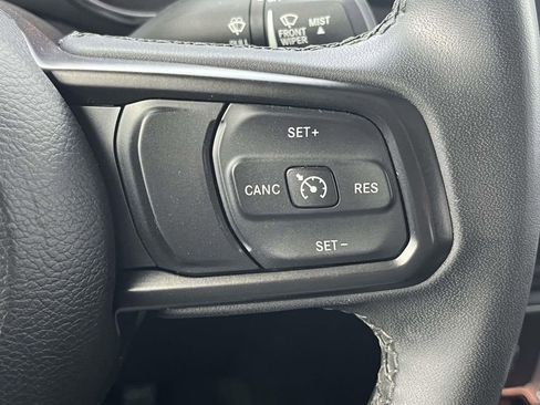 Used 2023 Jeep Gladiator Sport image 30