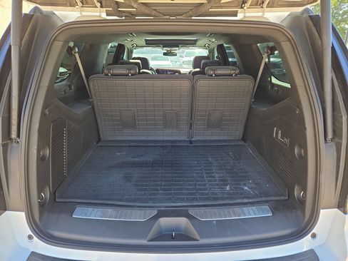 Used 2025 Chevrolet Suburban RST w/ RST Capability Package AWD/4WD image 12