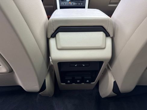 Used 2019 Land Rover Discovery Sport AWD/4WD image 39
