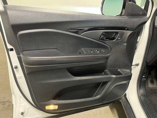 Used 2025 Honda Passport Black Edition image 25