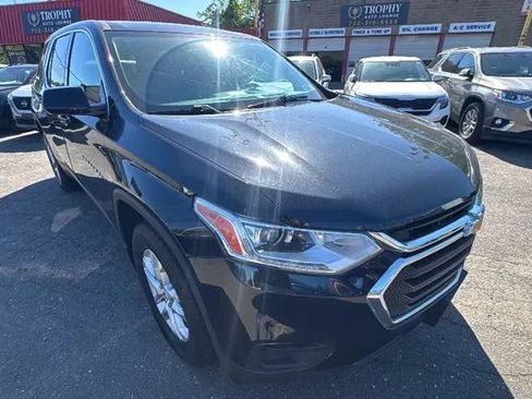 Used 2018 Chevrolet Traverse LS FWD image 3
