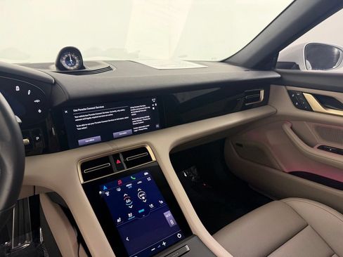 Certified 2025 Porsche Taycan AWD/4WD image 21