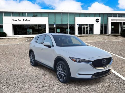 Used 2021 MAZDA CX-5 Signature image 2