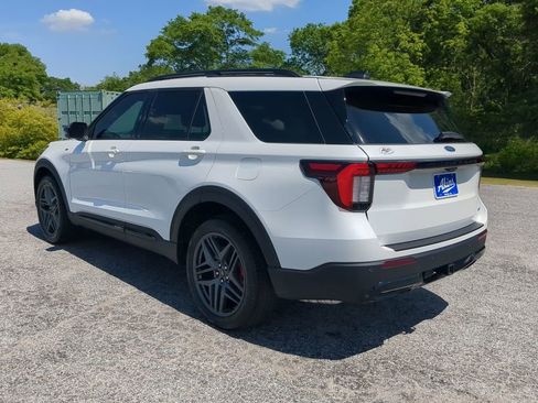 Certified 2025 Ford Explorer ST-Line w/ Premium Package AWD/4WD image 5