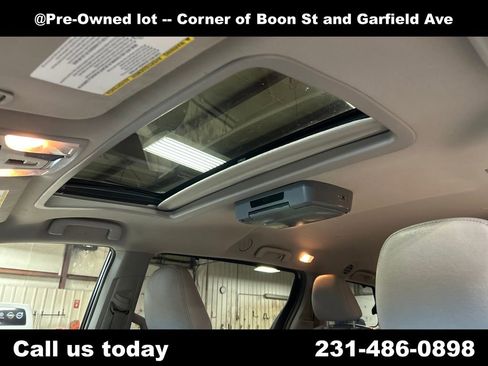Used 2015 Toyota Sienna XLE w/ XLE Navigation Package AWD/4WD image 13