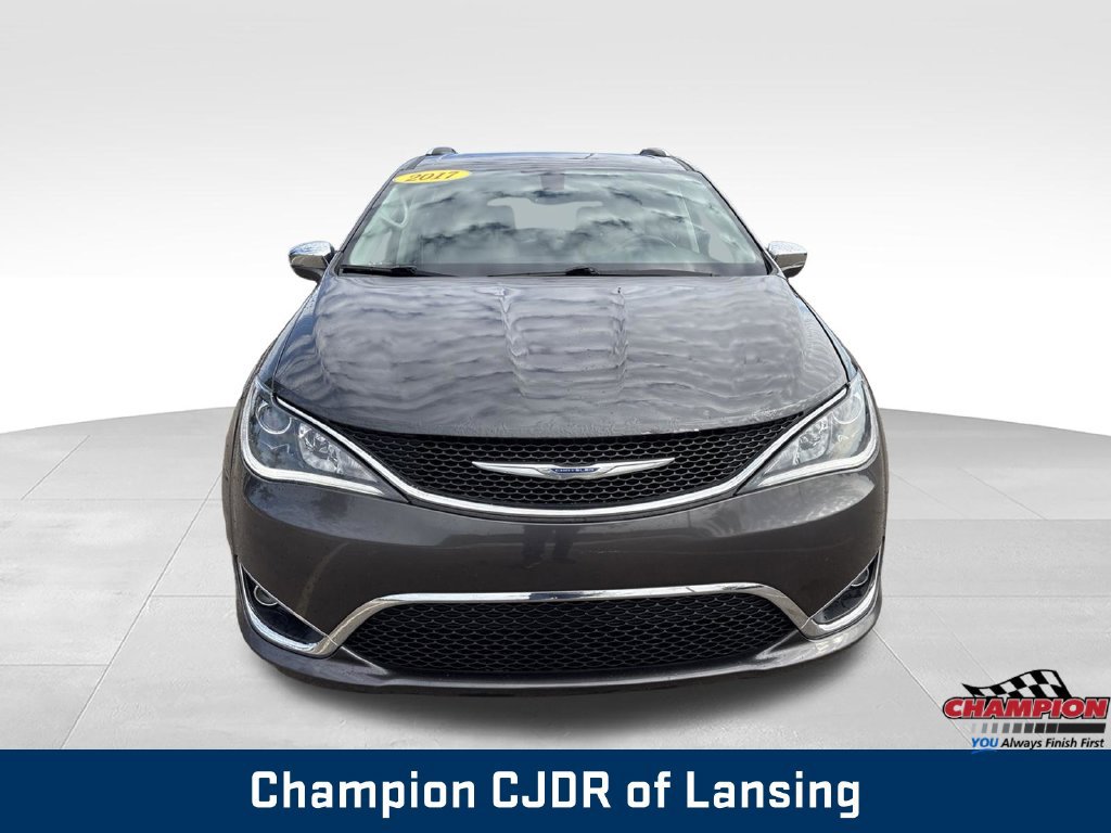 Used 2017 Chrysler Pacifica Limited FWD image 11