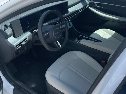 Used 2025 Hyundai Sonata SEL FWD image 7