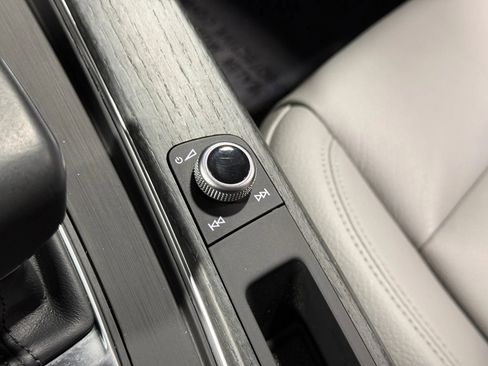 Used 2017 Audi A4 2.0T Premium w/ Convenience Package image 37