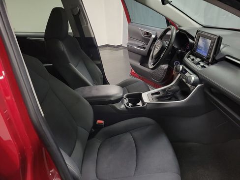 Used 2021 Toyota RAV4 LE FWD image 22