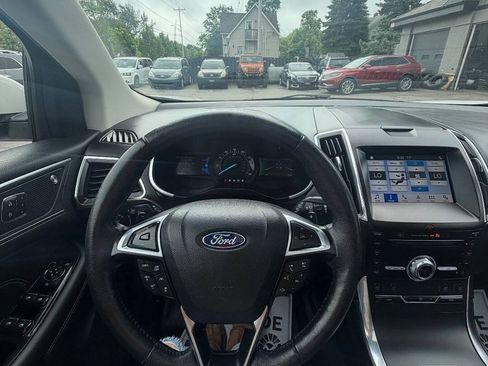 Used 2019 Ford Edge Titanium w/ Equipment Group 301A AWD/4WD image 21