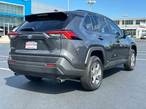 Used 2024 Toyota RAV4 LE image 9