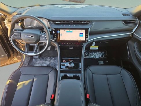 New 2026 Jeep Grand Cherokee Limited AWD/4WD image 18