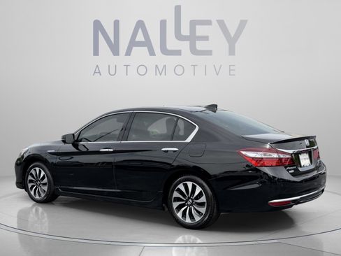 Used 2017 Honda Accord Touring image 3