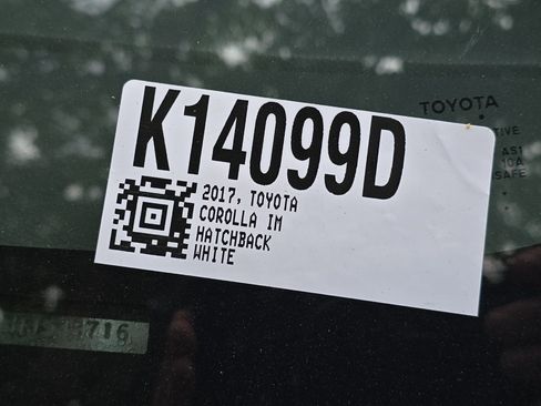 Used 2017 Toyota Corolla iM FWD image 3
