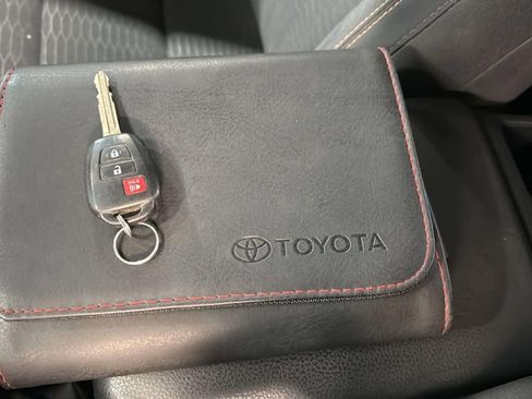 Used 2019 Toyota Tacoma SR5 AWD/4WD image 34