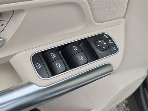 Used 2022 Mercedes-Benz GLA 250 4MATIC w/ Premium Package Lite image 18