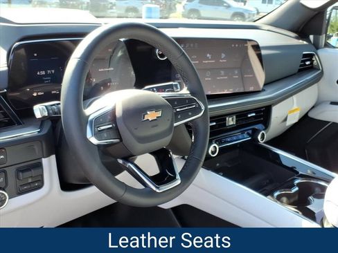 New 2026 Chevrolet Suburban Premier AWD/4WD image 2