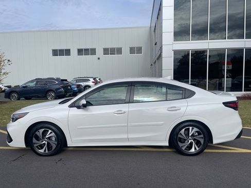 Used 2025 Subaru Legacy Premium image 8