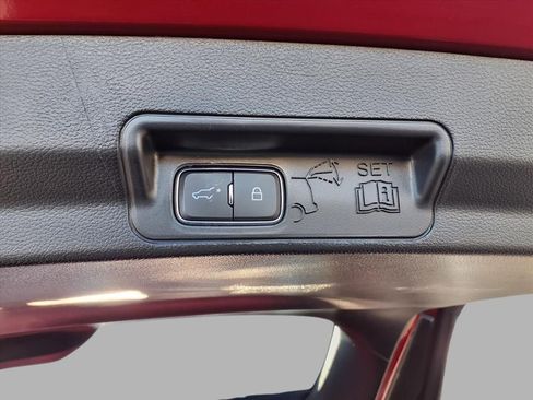 Used 2022 Ford Explorer Limited w/ Equipment Group 301A image 30