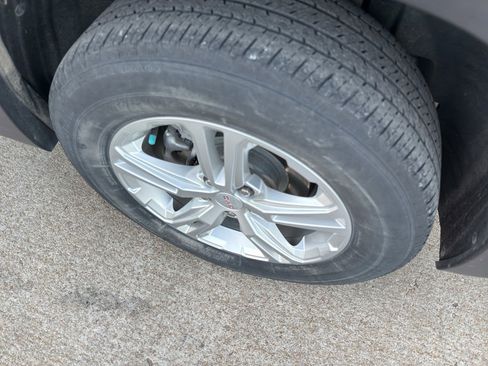 Used 2022 GMC Terrain SLE w/ Driver Convenience Package image 8